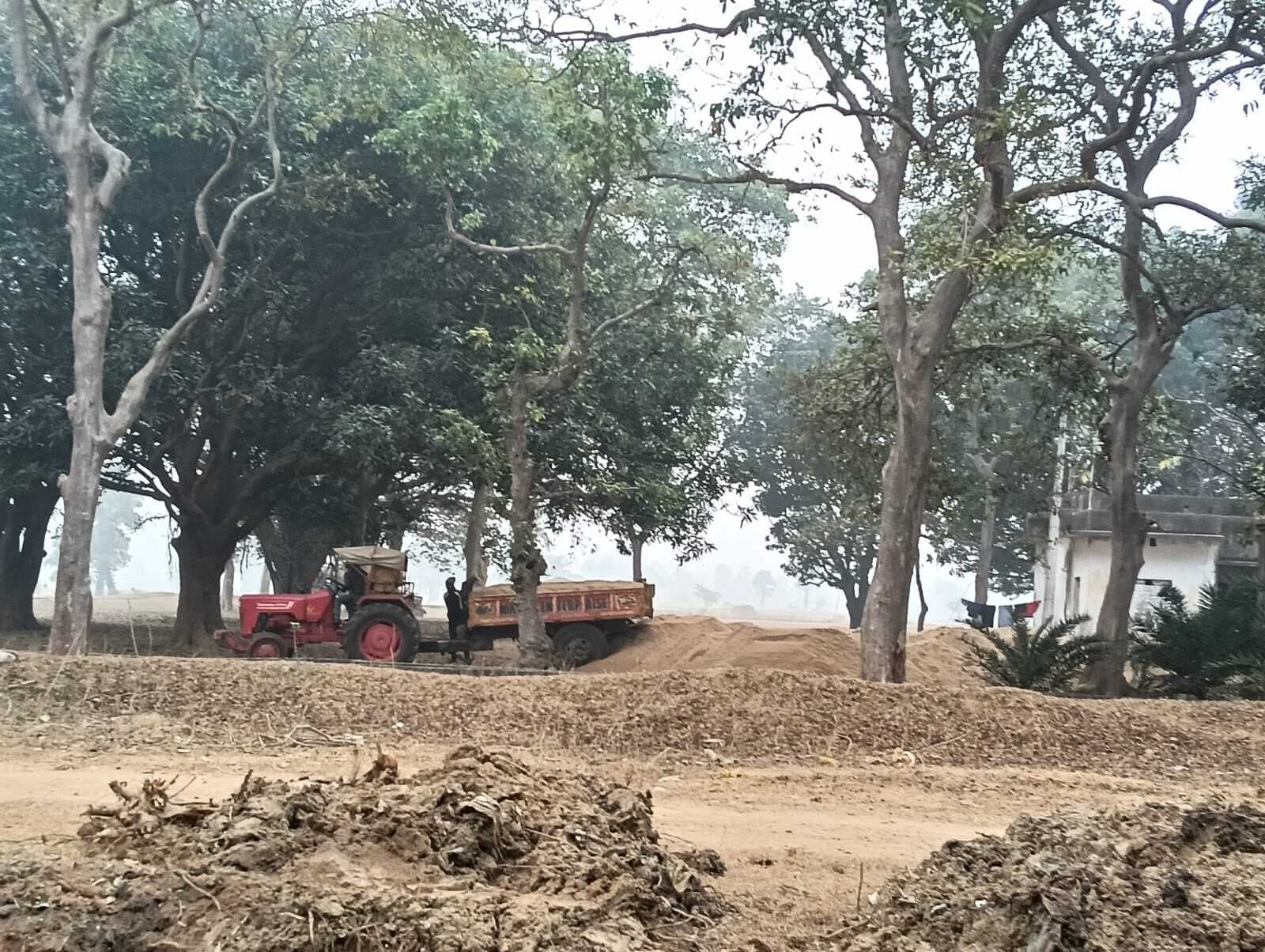 बिना लाइसेंस ट्रैक्टर चलाना बन रहा जानलेवा