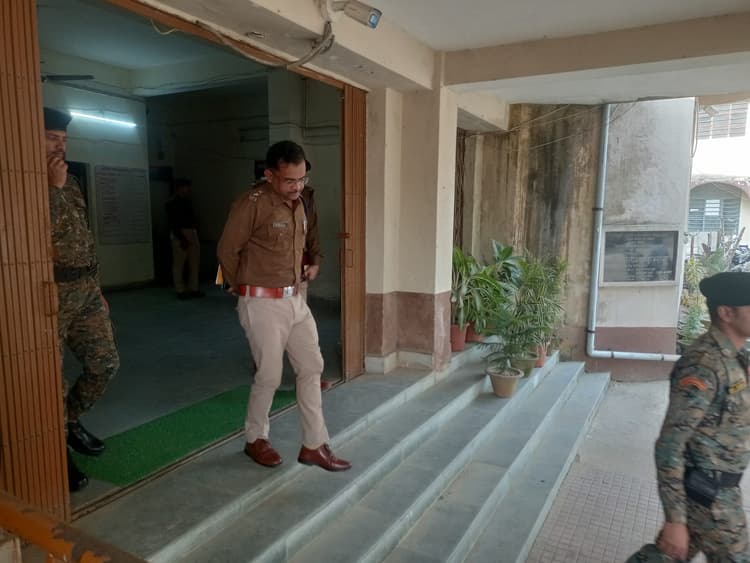 एसपी ने किया थाना का निरीक्षण