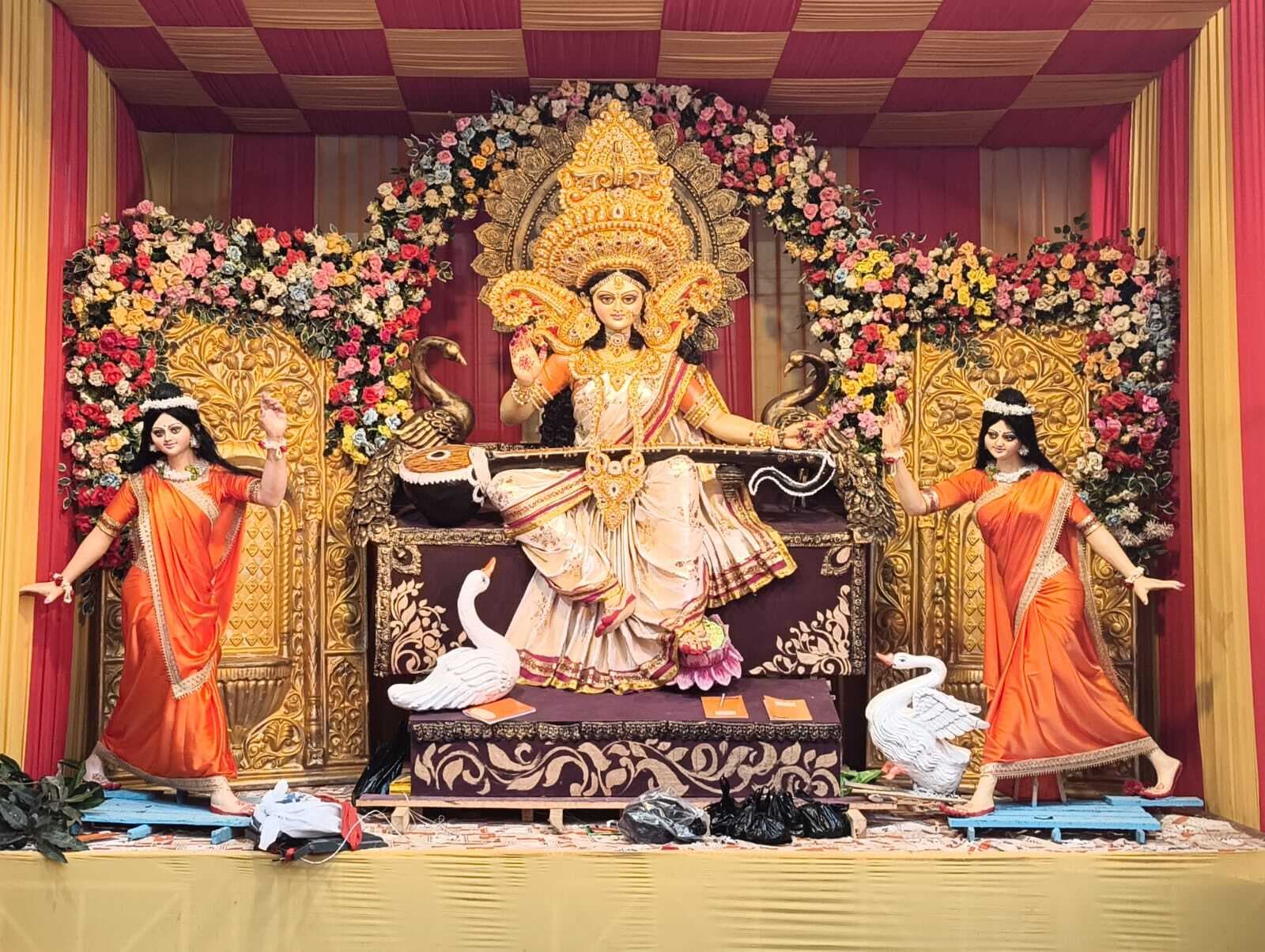 या देवी सर्वभूतेषु विद्या रूपेण संस्थिता की गूंज से माहौल भक्तिमय