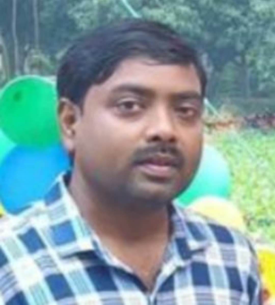 ग्रामीण बैंक का प्रबंधक की लोहे की चेन से लटका शव बरामद