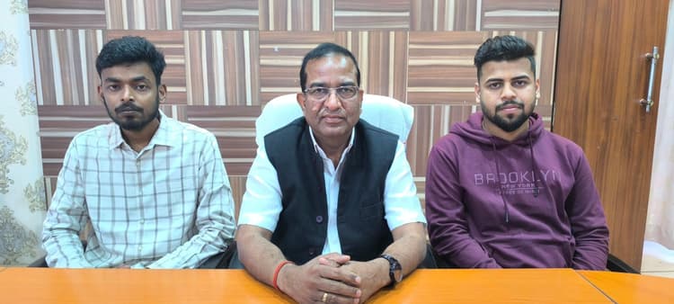 Giridih News :संजीदगी के साथ पिछड़ा वर्ग की समस्याओं का समाधान कर रहा है आयोग  : नरेश वर्मा