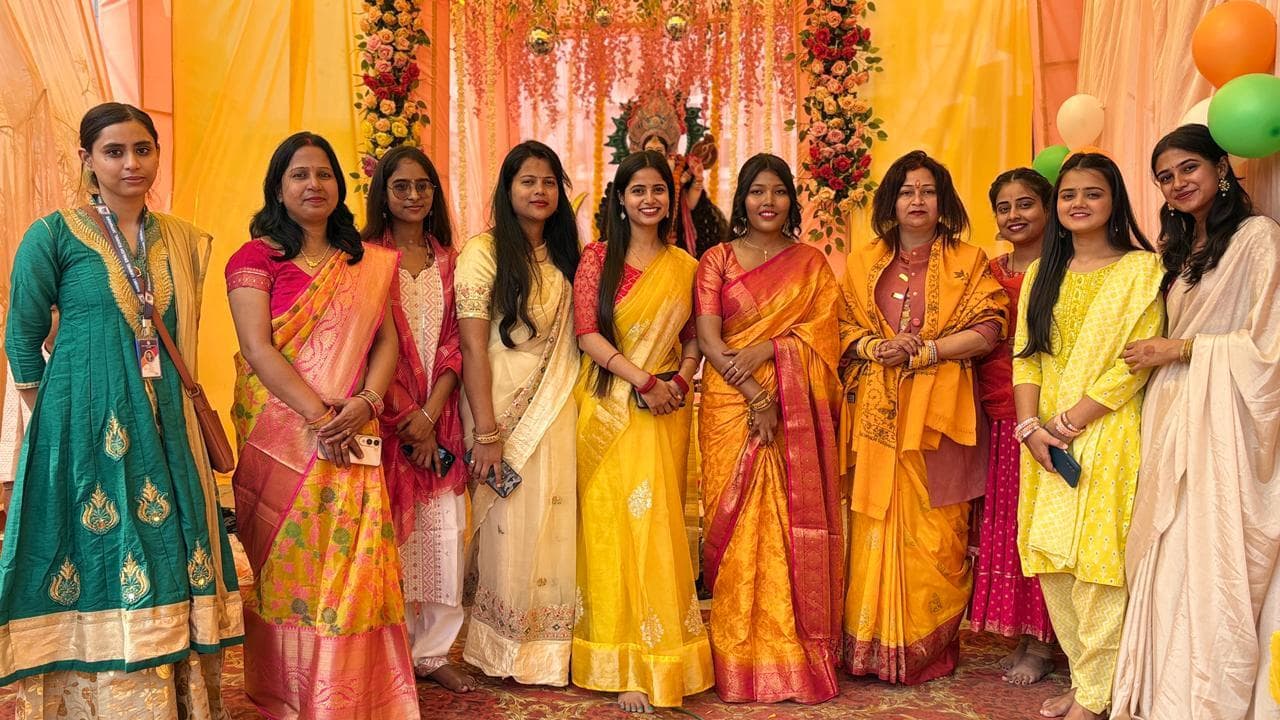 Madhubani News : शैक्षणिक संस्थानों में धूमधाम से हुई देवी सरस्वती की आराधना