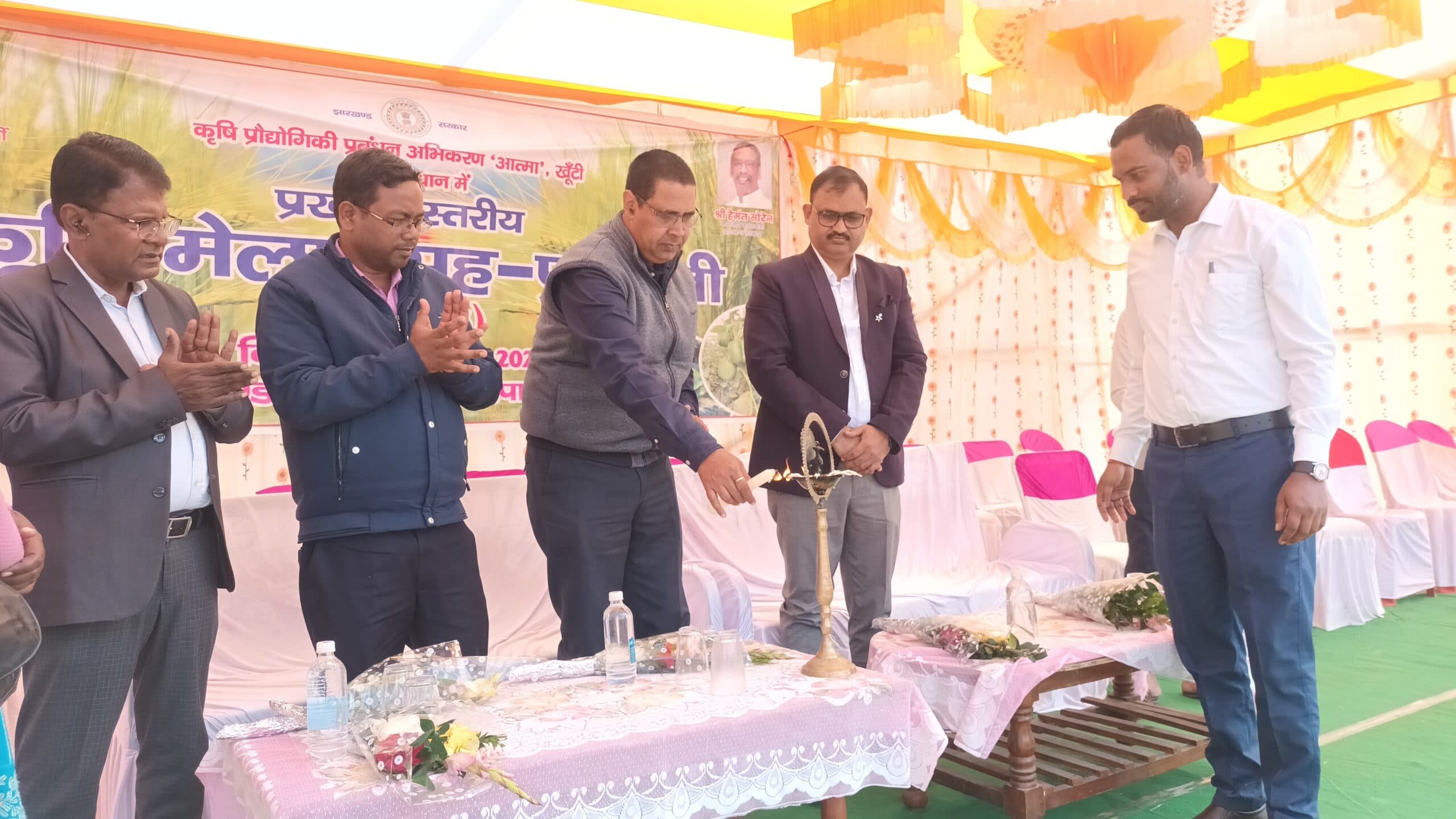 तोरपा के मेले में लगी कृषि उत्पादों की प्रदर्शनी