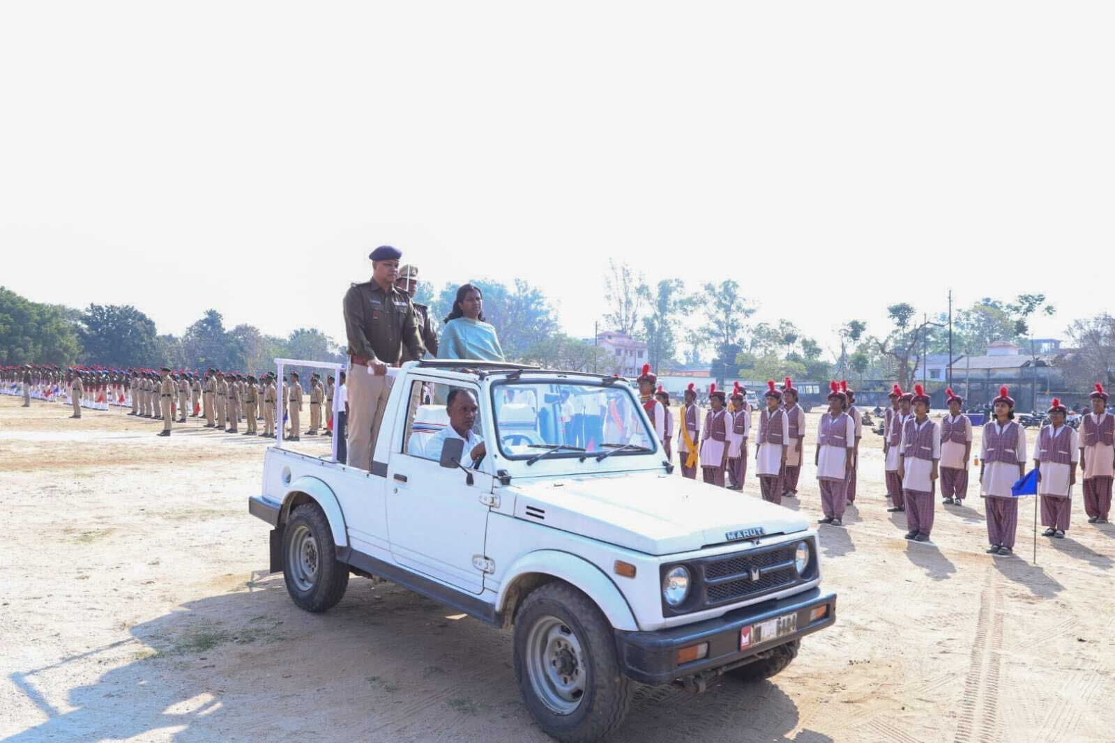 गणतंत्र दिवस कार्यक्रम के अंतिम पूर्वाभ्यास का डीसी व एसपी ने किया निरीक्षण