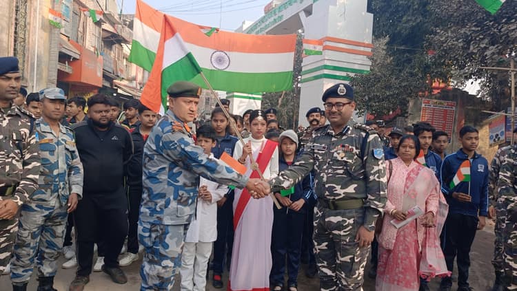 एसएसबी ने निकाली  तिरंगा रैली