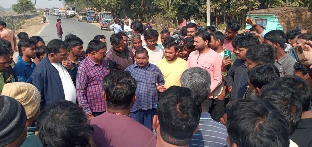 पिंडारी में आरओबी निर्माण के लिए खोदे गये गड्ढे ने बाइक सवार युवक की ली जान