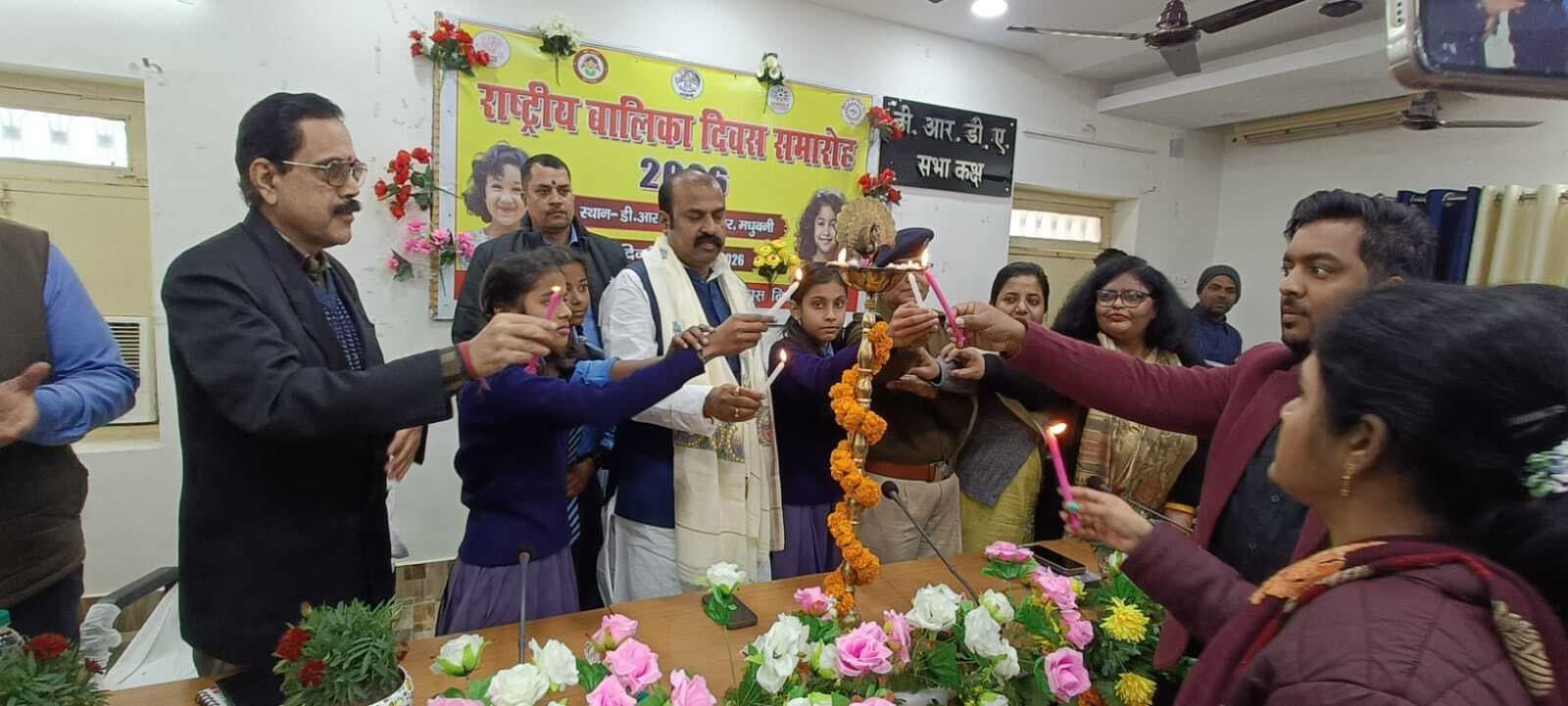 Madhubani News : सरकार की दूरदर्शी नीतियों से विद्यालयों में बढ़ी है बालिकाओं की उपस्थिति: मदन सहनी