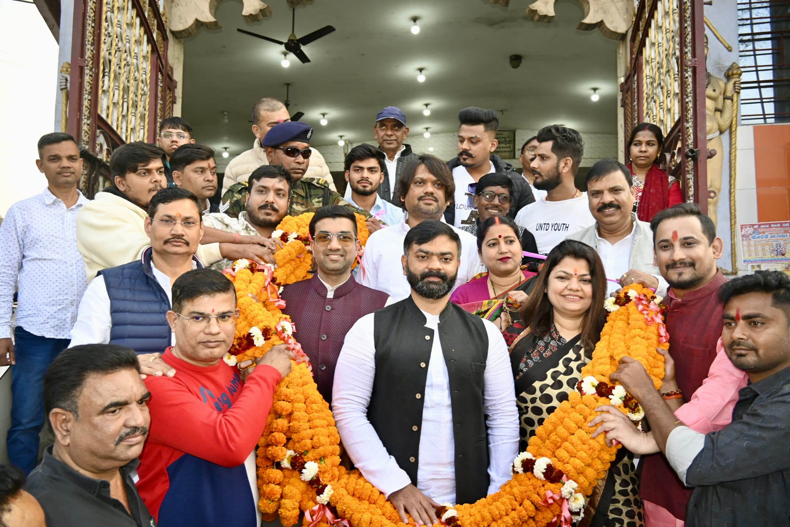 Jamshedpur News : मानगो के रण में ''सिंह मेंशन'' की धमक, ज्योति सिंह के पक्ष में संजीव-रागिनी ने फूंका बिगुल