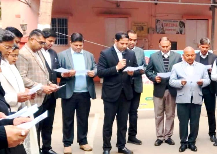 मताधिकार का प्रयोग प्रत्येक व्यक्ति का संवैधानिक दायित्व : जिला जज