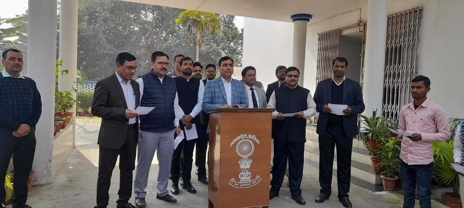 मताधिकार से मजबूत होता है लोकतंत्र : जिला जज