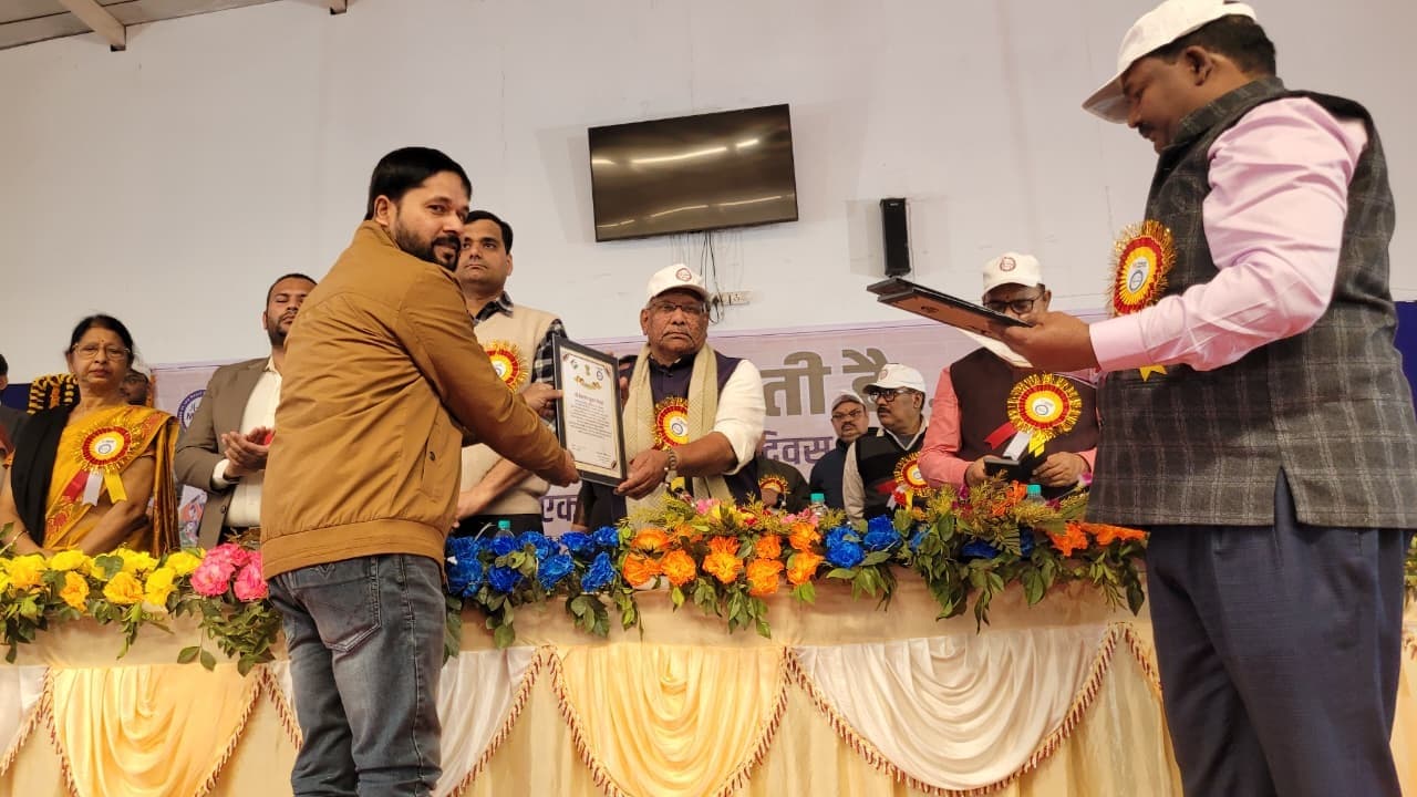 निर्वाचन प्रक्रिया में मतदाताओं की प्रभावी भागीदारी से मजबूत होता है लोकतंत्र