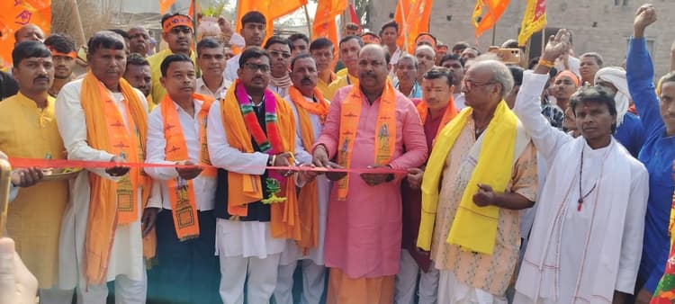 72 घंटे का अखंड एकनाम संकीर्तन को लेकर निकाली गयी कलश शोभायात्रा