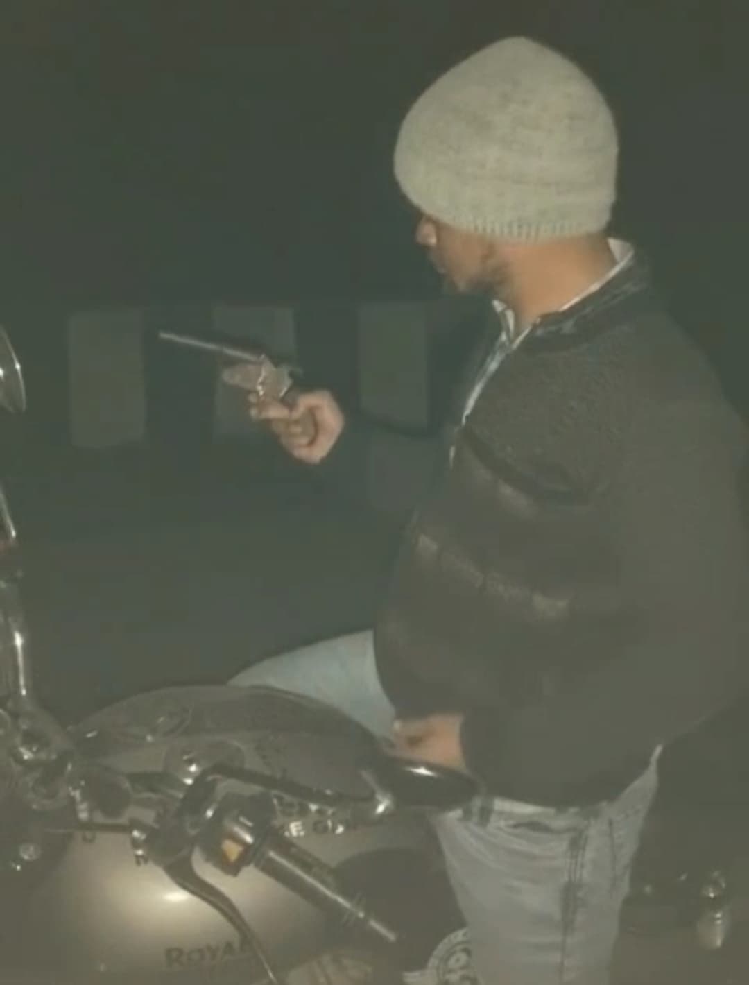 सोशल मीडिया पर हथियार लहराने का वीडियो वायरल, पुलिस जांच में जुटी