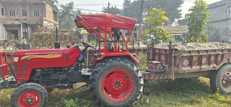 अवैध खनन मामले में एक ट्रैक्टर जब्त