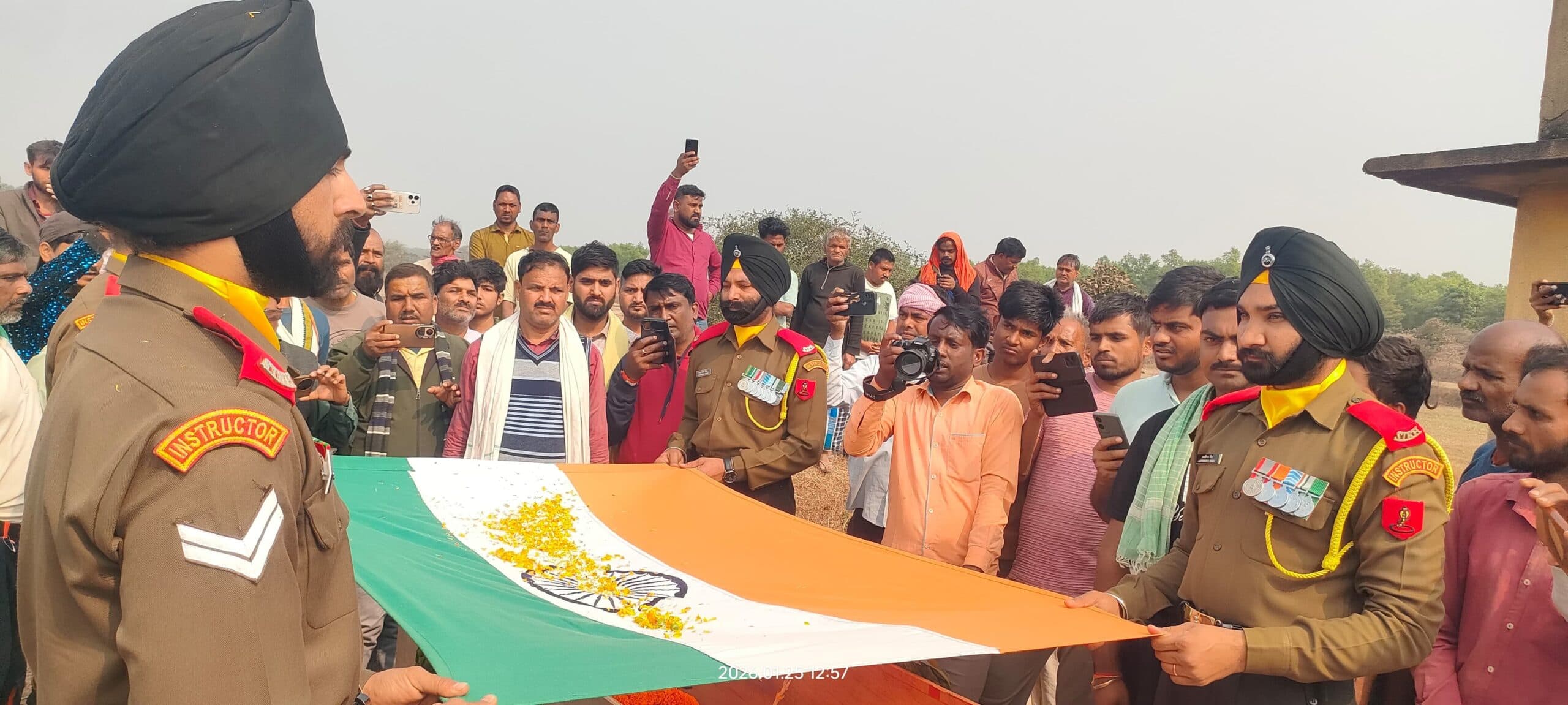 Giridh News :सैन्य सम्मान के साथ सूबेदार मेजर अनिल को दी गयी अंतिम विदाई