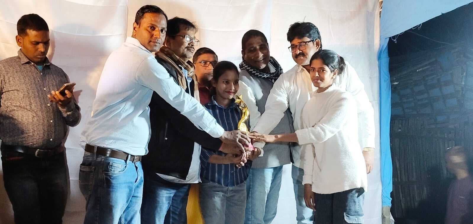 सोंडीहा में बच्चों ने बिखेरा जलवा, सांस्कृतिक कार्यक्रमों की रही धूम