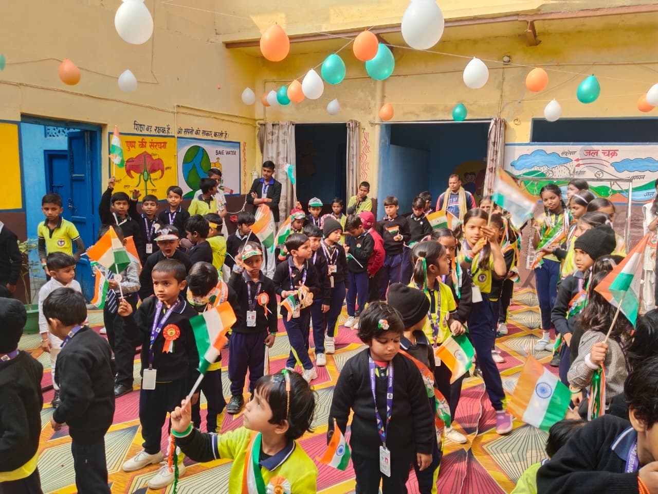 सेंट थॉमस कॉन्वेंट स्कूल व सौम्य किड्स प्ले स्कूल में हर्षोल्लास के साथ मना गणतंत्र दिवस