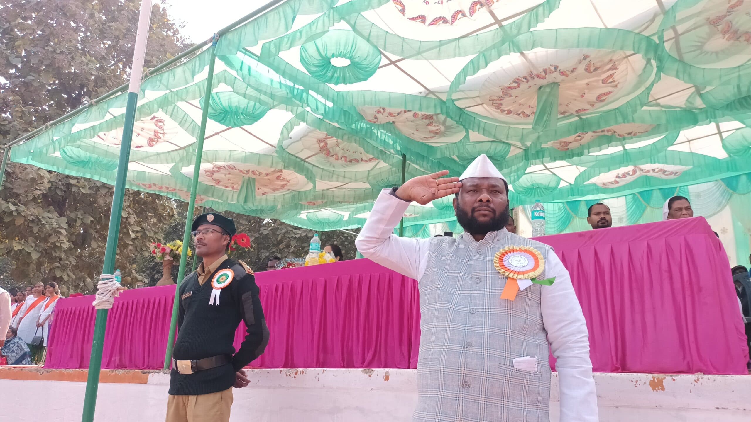 प्रखंड में धूमधाम से मनाया गया गणतंत्र दिवस