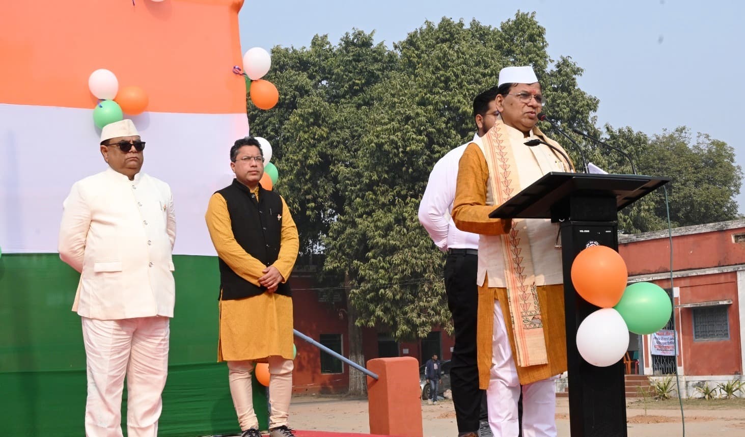 मुंगेर विश्वविद्यालय में रिसर्च स्कॉलरों का नियमित उपस्थिति अनिवार्य : कुलपति