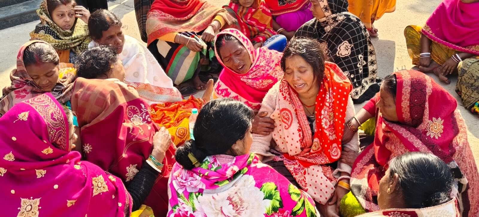 मिर्जापुर मैदान में मिला टोटो चालक का शव, परिजनों ने जतायी हत्या की आशंका