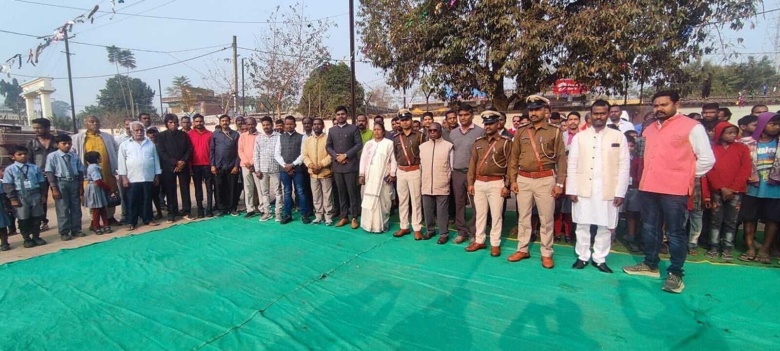 रनिया में में झंडा फहराया गया