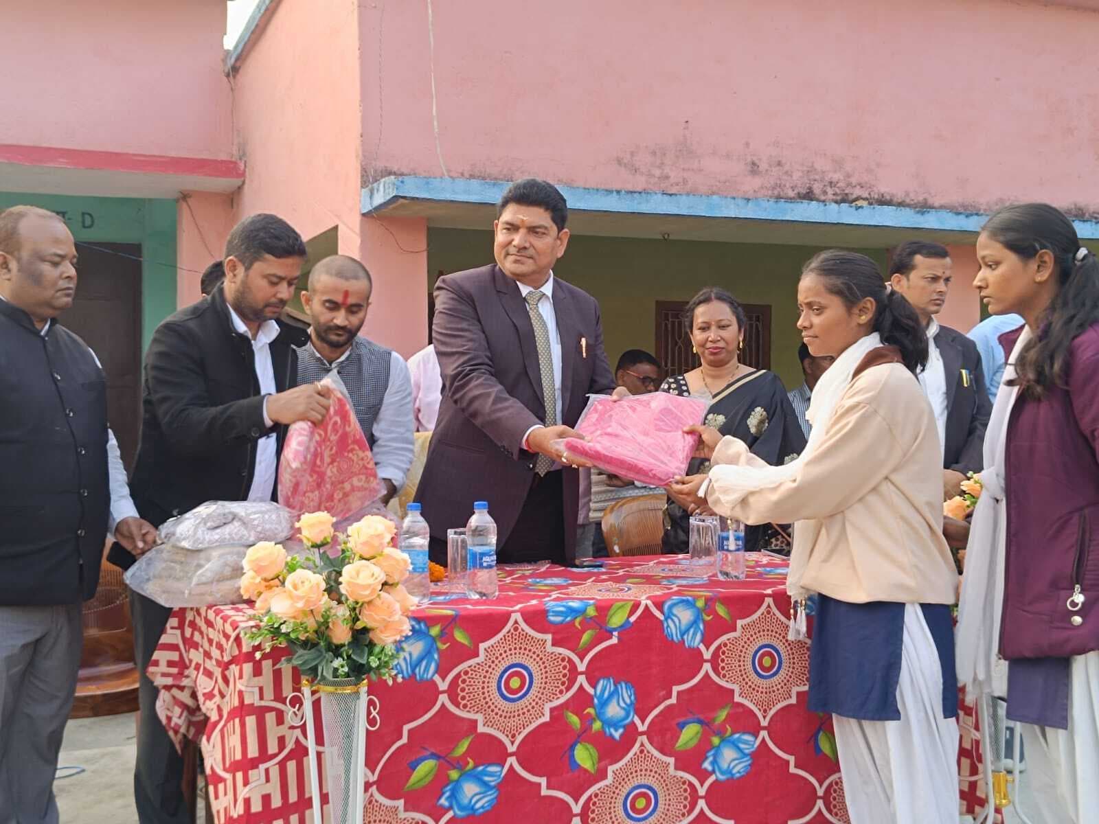 संकल्प लें, प्रयास करें और कर्तव्य पर आगे बढ़ें, तो मिलेगी सफलता: जिला व सत्र न्यायाधीश