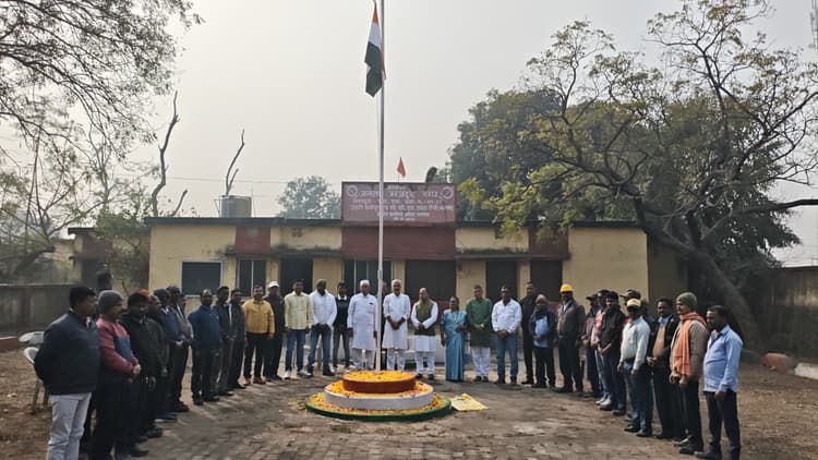 असंगठित मजदूरों के हक के लिए श्रमिक संगठन आगे आयें: कमलेश