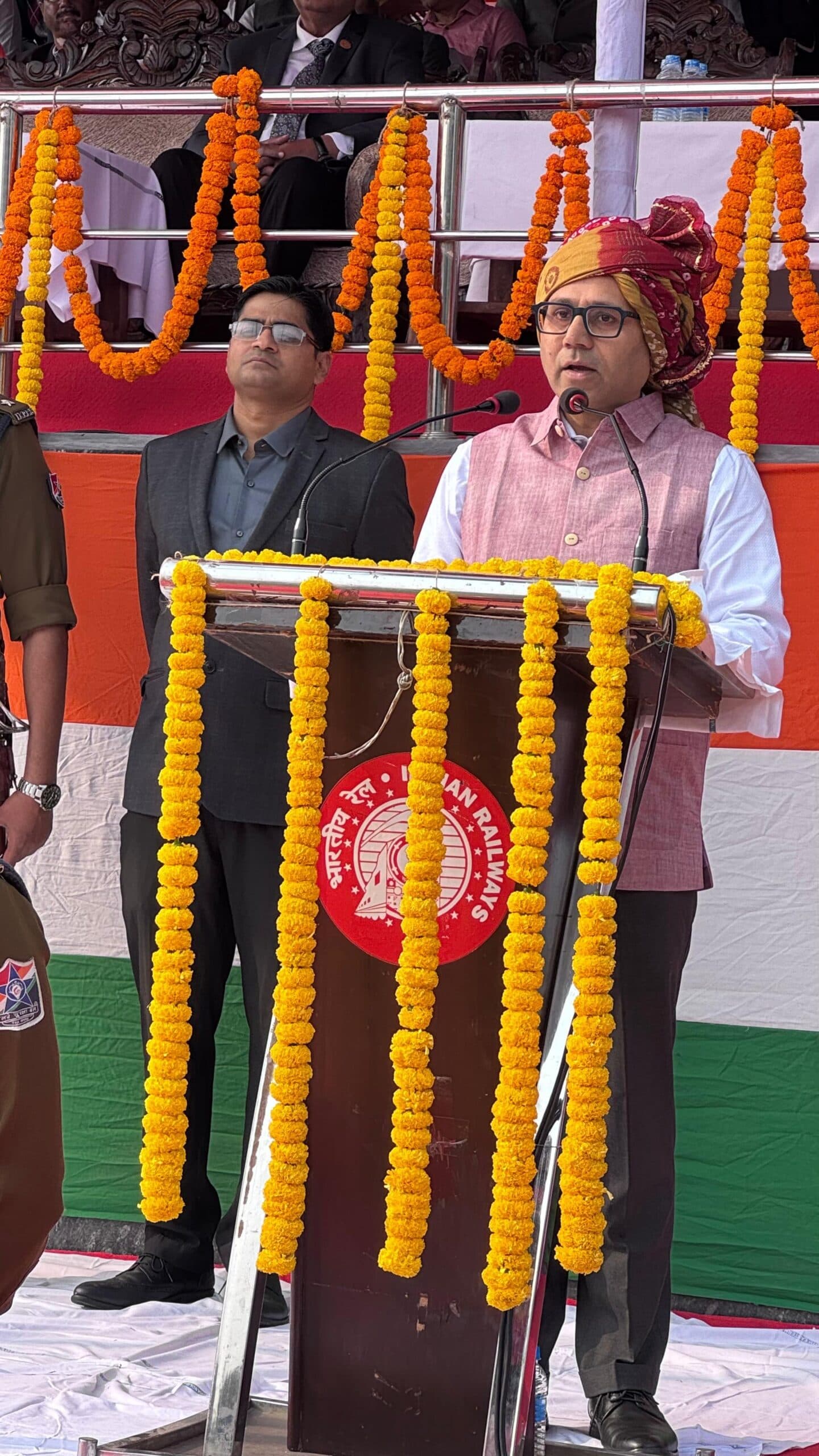 Chaibasa News : सुरक्षा, विकास व आर्थिक प्रगति पर जोर