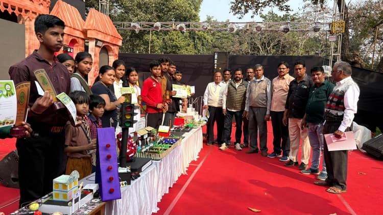 East Singhbhum News : खेल महाकुंभ में स्थानीय खिलाड़ियों का जलवा