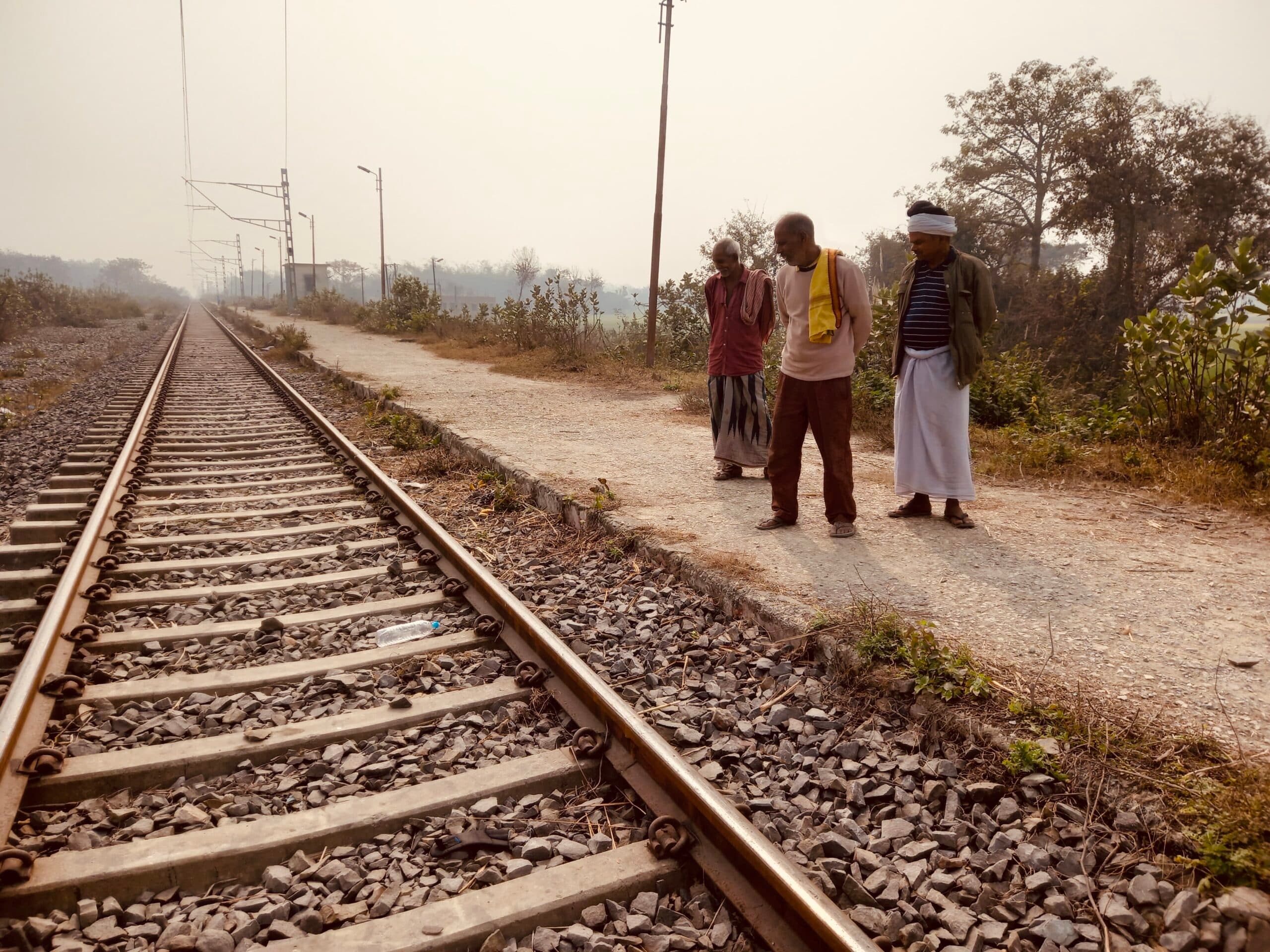 श्रीपुर के मंगहा रेलवे हाॅल्ट के पास ट्रेन से गिरकर उचकागांव के युवक की गयी जान