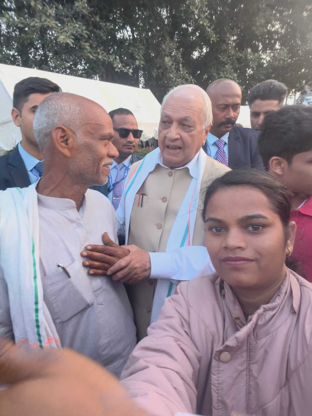 भिखारी मेहता को राजभवन पटना में मिला पर्यावरण संरक्षण का सम्मान