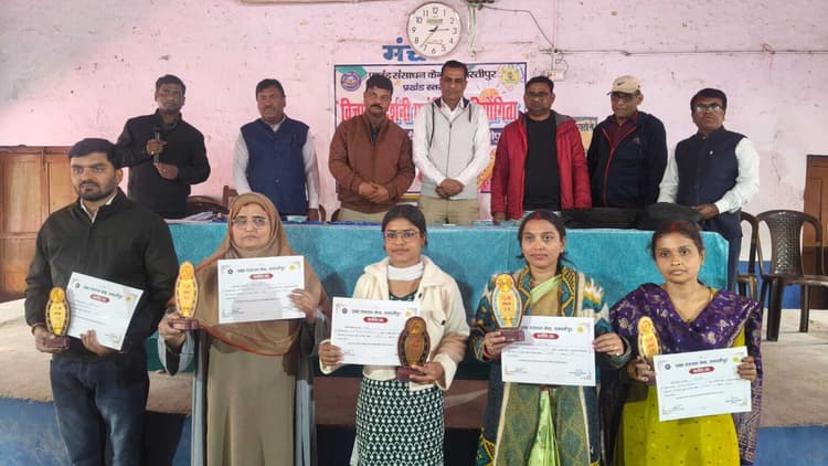 Samastipur News:शिक्षण को तकनीक के साथ जोड़ना आवश्यक है : बीईओ