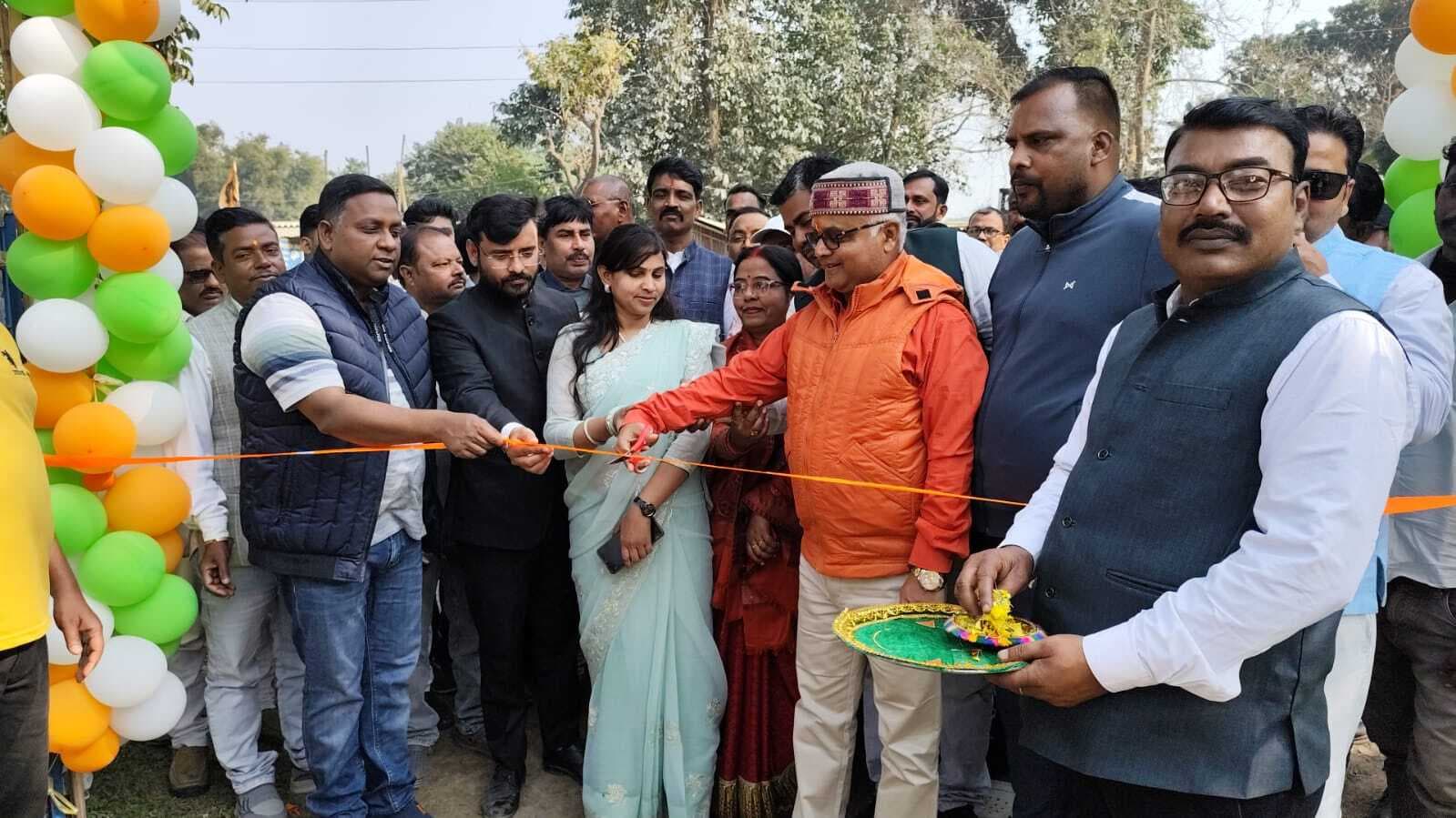 अंबेडकर मूर्ति परिसर में ओपन जिम का मुख्य पार्षद ने किया उद्घाटन