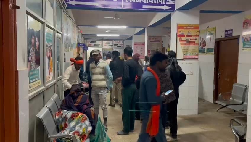 दीवार गिरने से आधा दर्जन से अधिक लोग घायल