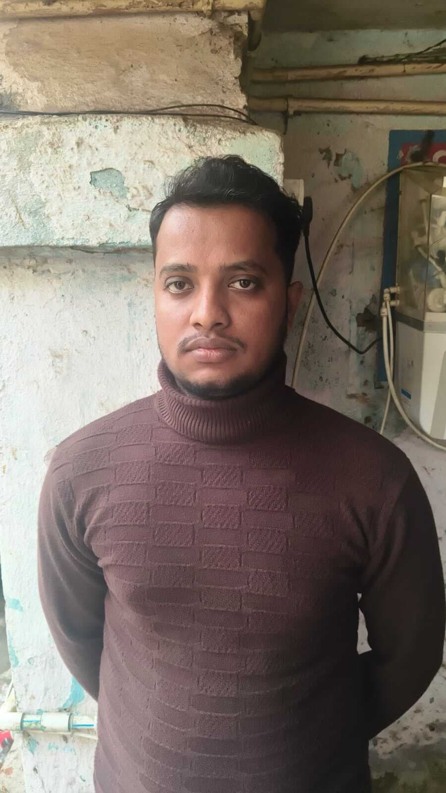 पासपोर्ट वेरिफिकेशन के लिये रिश्वत को ले डाटा ऑपरेटर गिरफ्तार