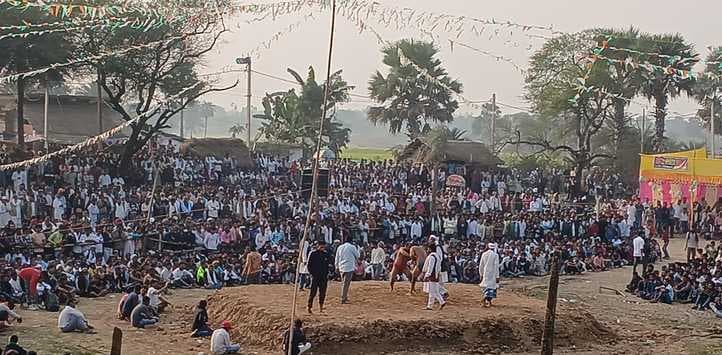 77वें गणतंत्र दिवस पर चखमजा में दो दिवसीय कुश्ती दंगल का शुभारंभ