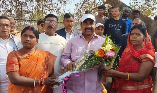 मांछीटांड़ पंचायत में स्वास्थ्य उपकेंद्र भवन का श्रम मंत्री ने किया शिलान्यास