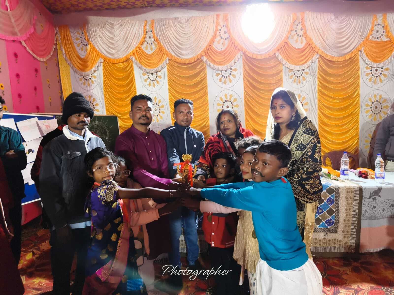 Chaibasa News : शिक्षा व खेलकूद बच्चों के विकास के लिए जरूरी: दास