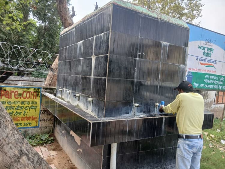 प्रखंड मुख्यालय परिसर स्थित कार्यालयों में 11वीं बार चोरी, पुलिस के हाथ खाली