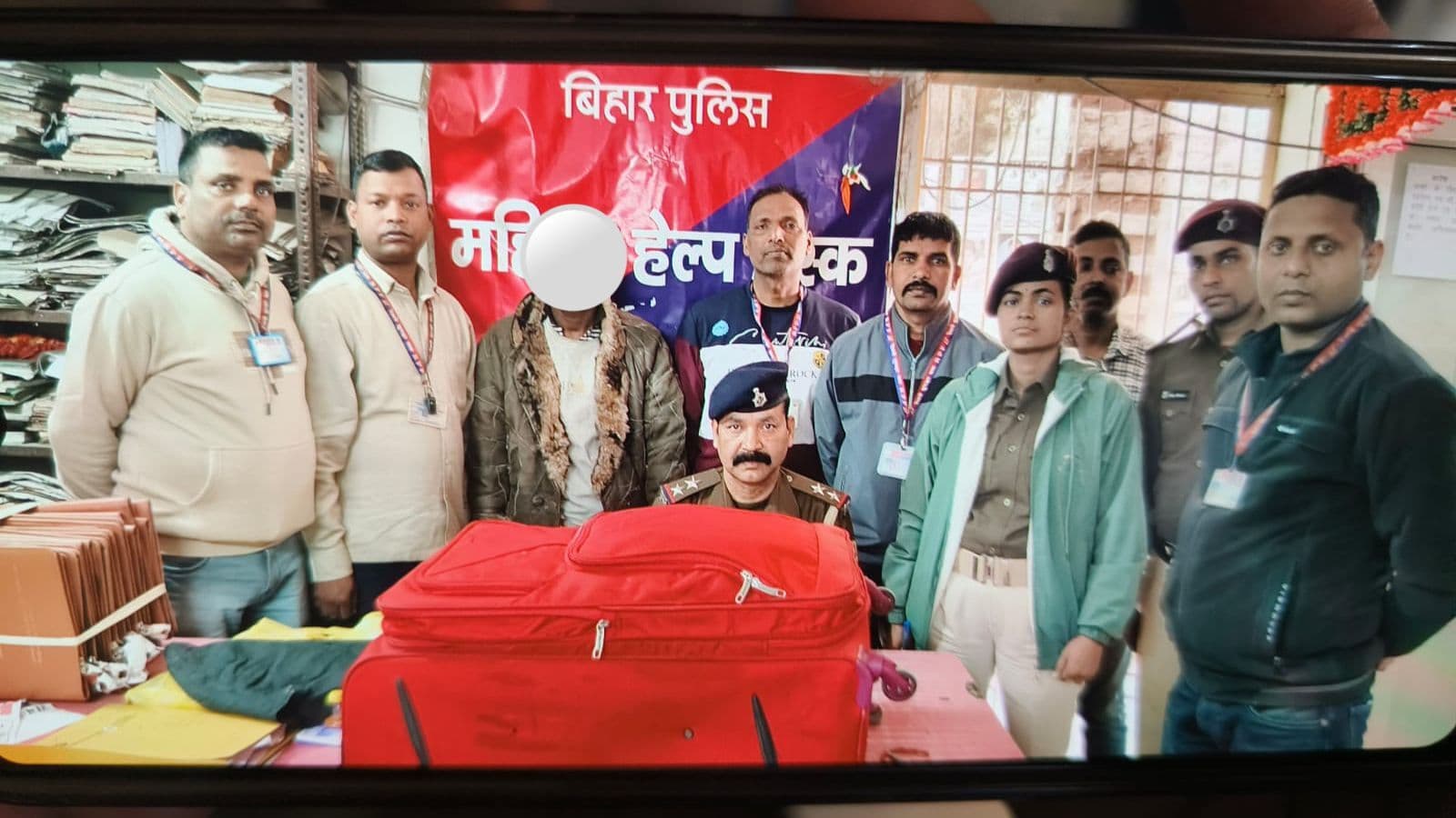 ट्रेनों से ट्रॉली चोरी करने वाला युवक गिरफ्तार