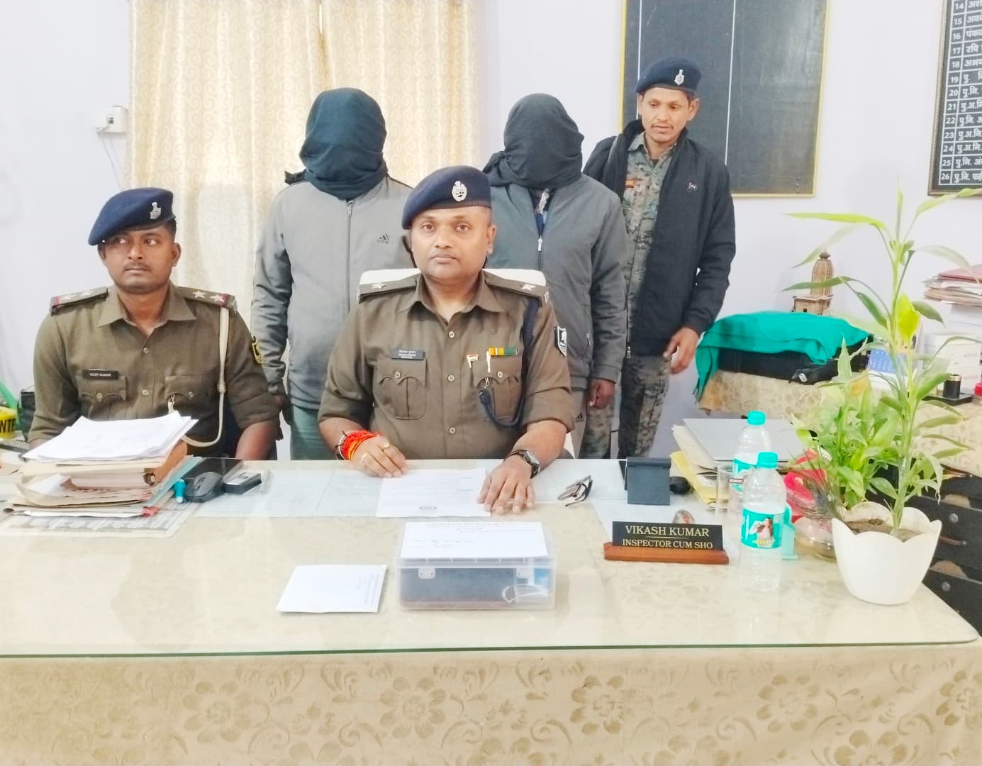 एटीएम कार्ड बदलकर पैसा निकासी करने वाले गिरोह के दो अपराधी गिरफ्तार