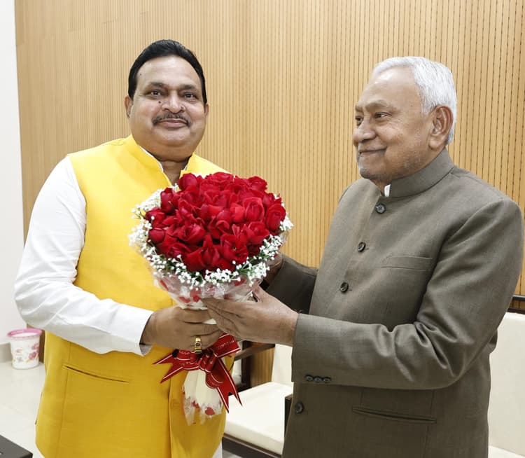 पूर्व एमएलसी व राजद नेता की जदयू में घर वापसी, मुख्यमंत्री से की मुलाकात