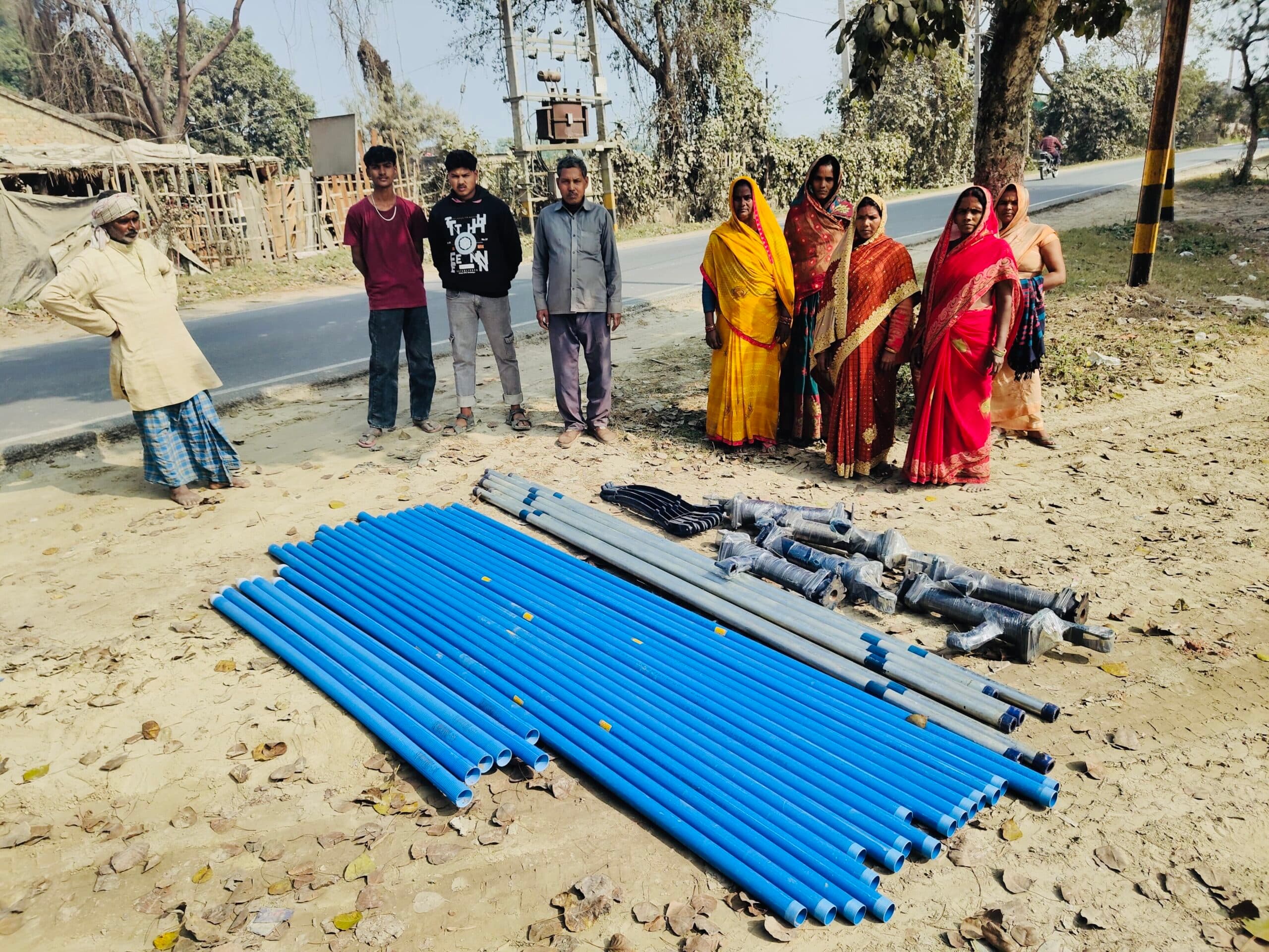 फुलवरिया में मनरेगा की हरित पहल, पौधों के संरक्षण के लिए 30 चापाकल वितरित