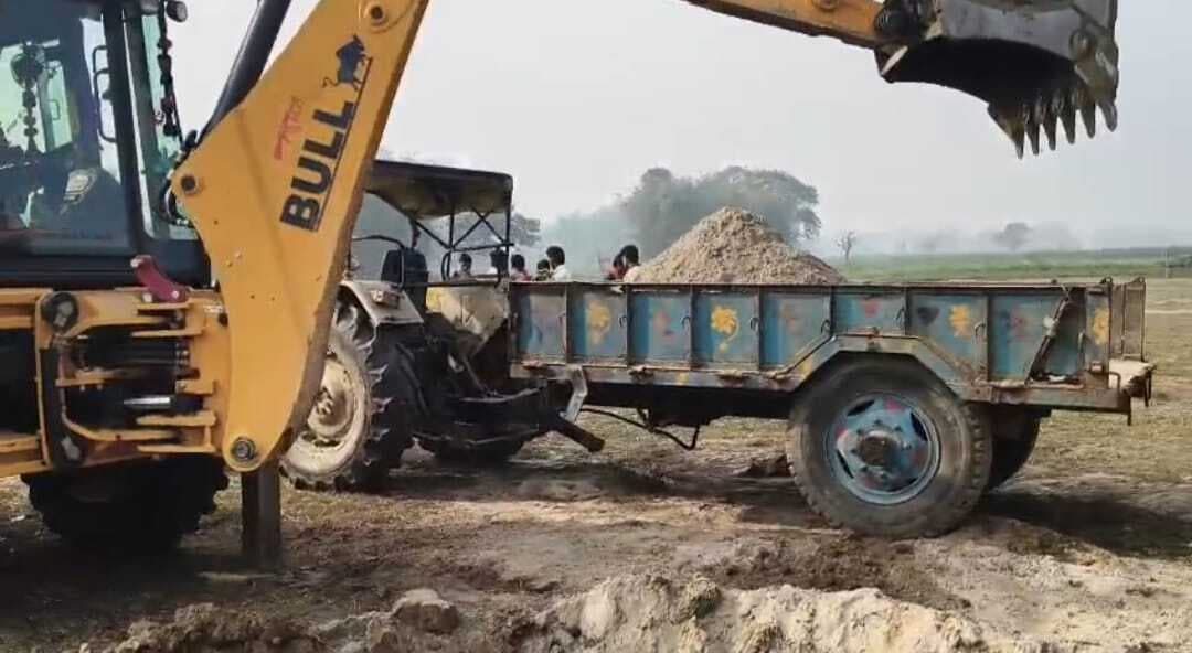 कोढ़ा में भूदान भूमि पर अवैध मिट्टी कटाई का आरोप