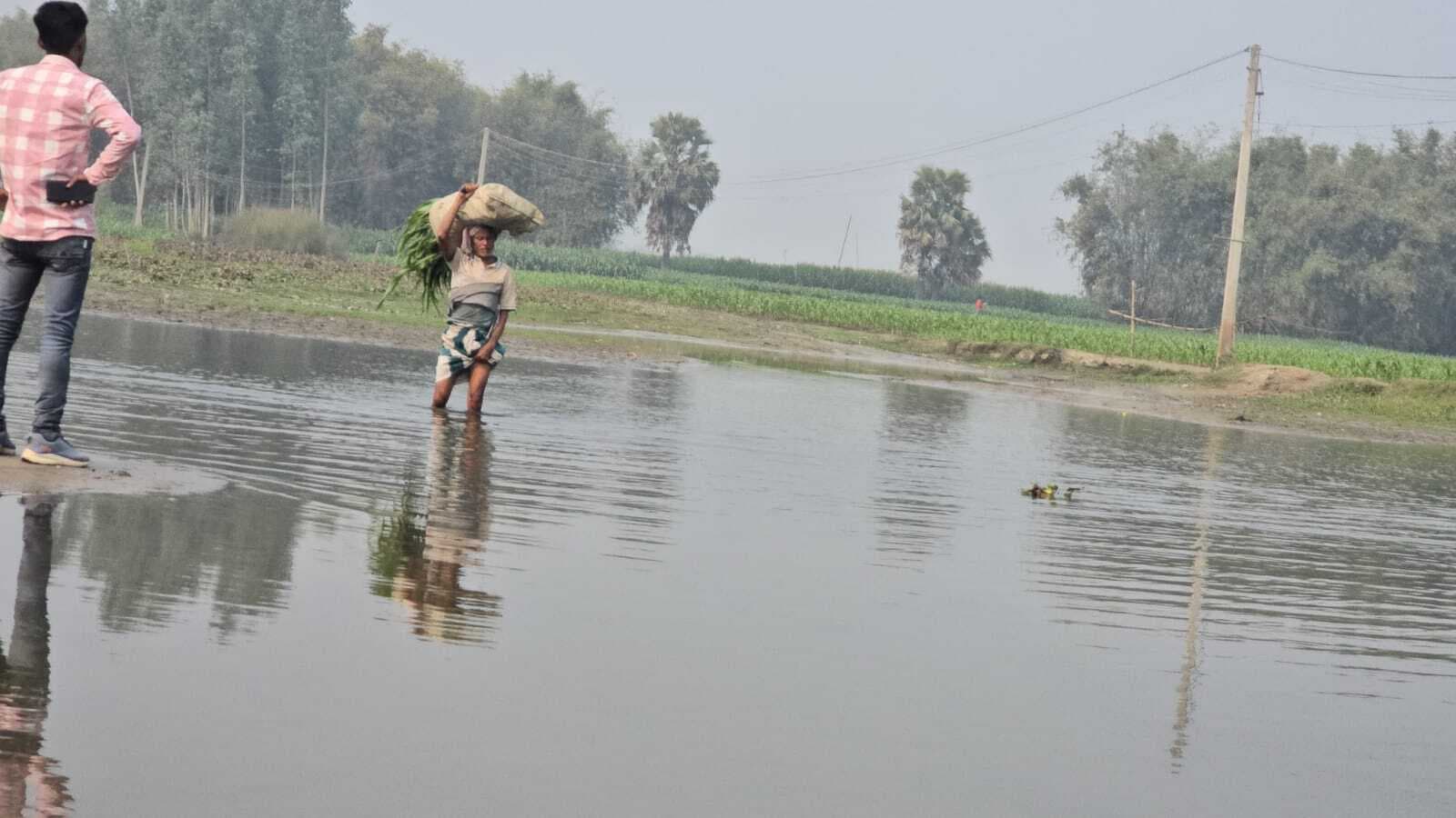 आजादी के 78 साल बाद भी नदी पार कर आवागमन की बनी है मजबूरी