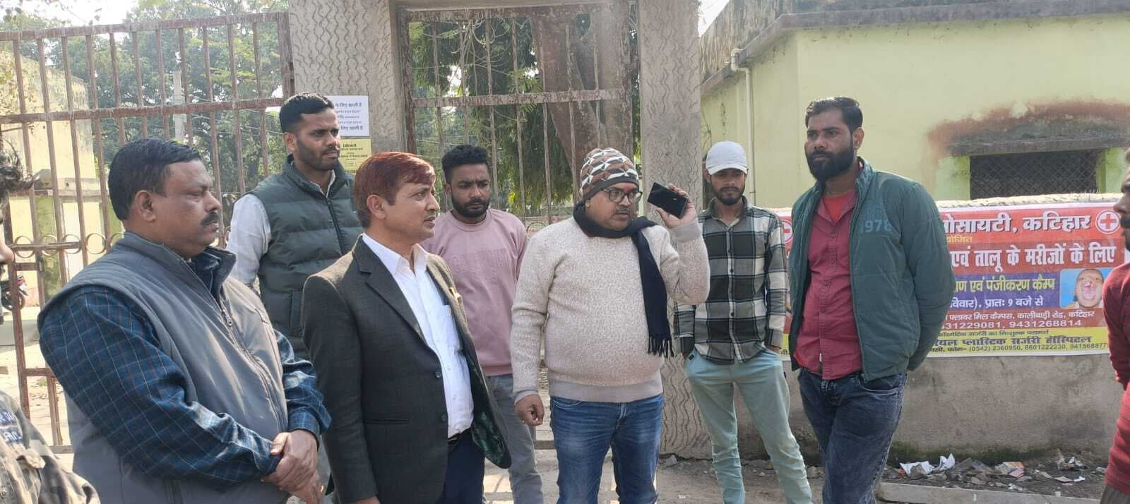 नियमों को ताक पर रख शहर में जहां-तहां लगाया जा रहा होडिंग