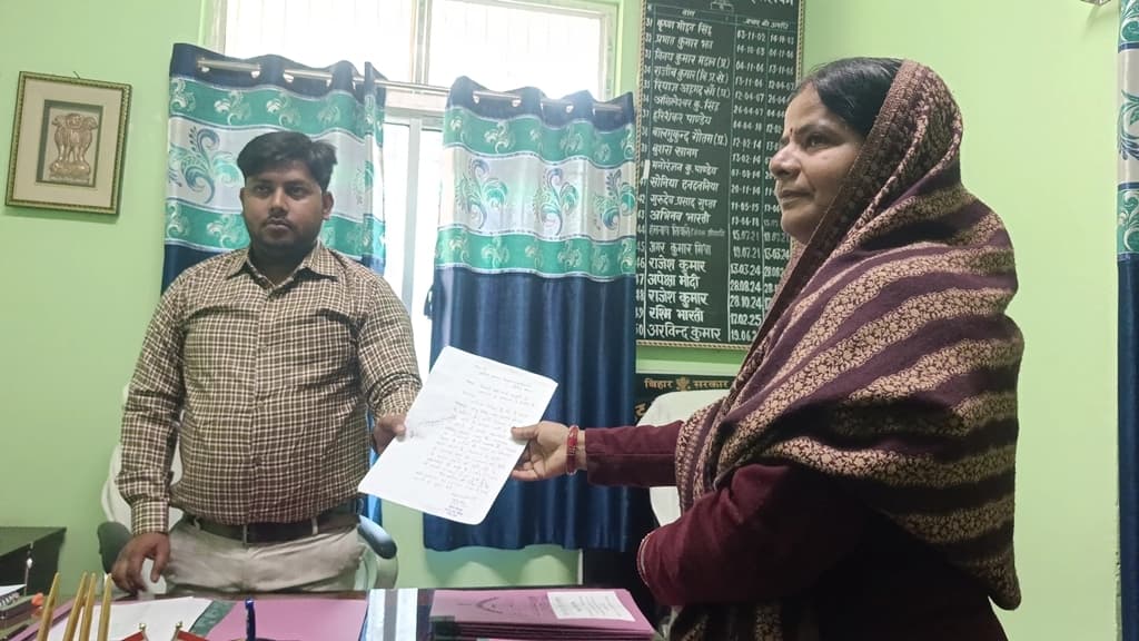 बिजली-पानी की किल्लत से जूझ रहा लौगांय विद्यालय, प्रधान शिक्षिका ने बीडीओ से लगायी गुहार