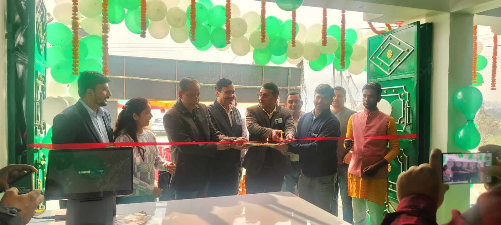 सिधवलिया में किसानों के लिए आधुनिक कृषि सुविधा केंद्र का हुआ उद्घाटन