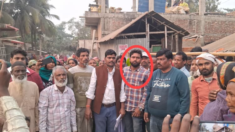 रिश्वतखोरी का आरोप, आवास सहायक को बनाया बंधक