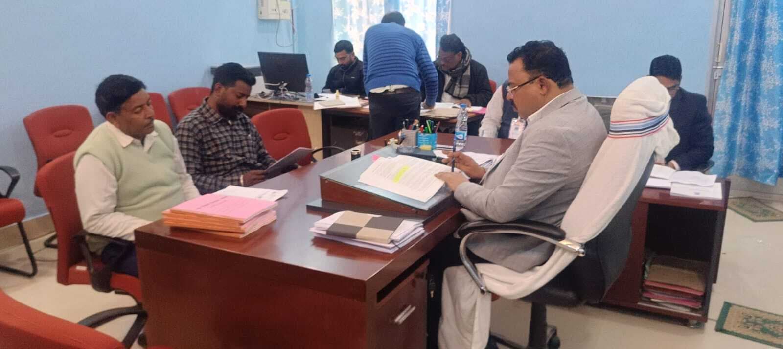 नगर परिषद चुनाव के नामांकन के पहले दिन नहीं हुआ नामांकन, अध्यक्ष के तीन एनआर कटे